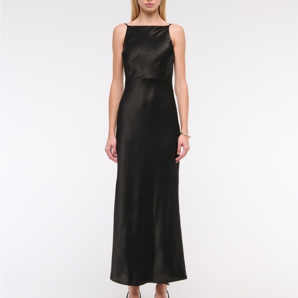 NWT Abercrombie High-Neck Crinkle Satin Maxi Dress – Black